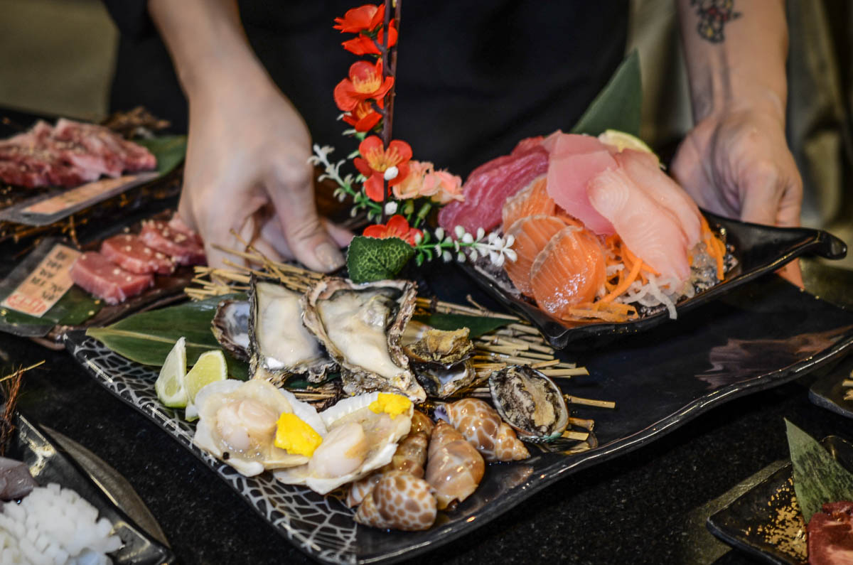 匠夯日式燒肉｜超時送肉品！千元價位嗑生食級干貝、日本生蠔，新鮮生魚片吃到飽，藝文特區美食，藝文特區烤肉