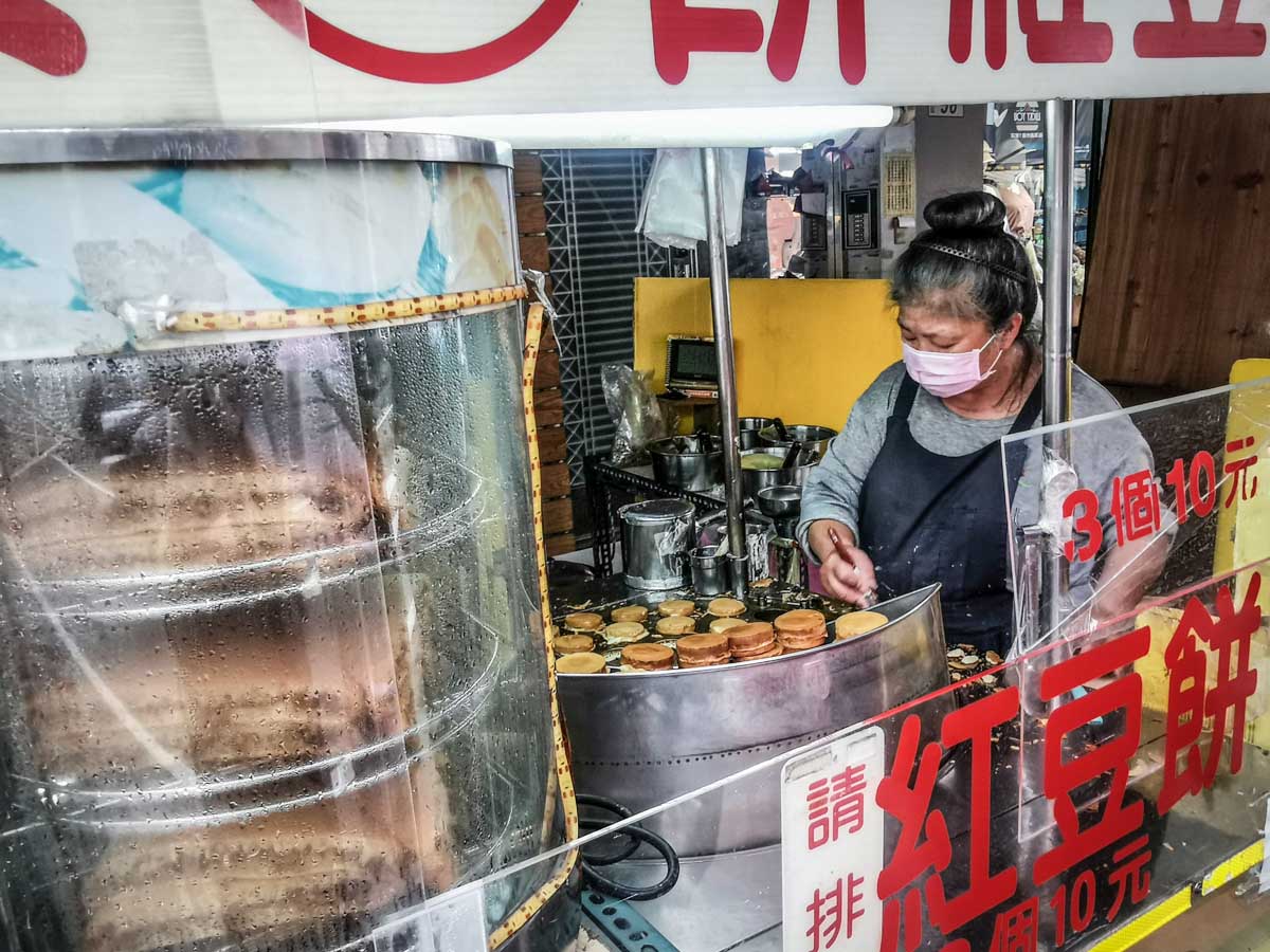 王記紅豆餅｜紅豆餅3個10塊錢，價格停在25年前