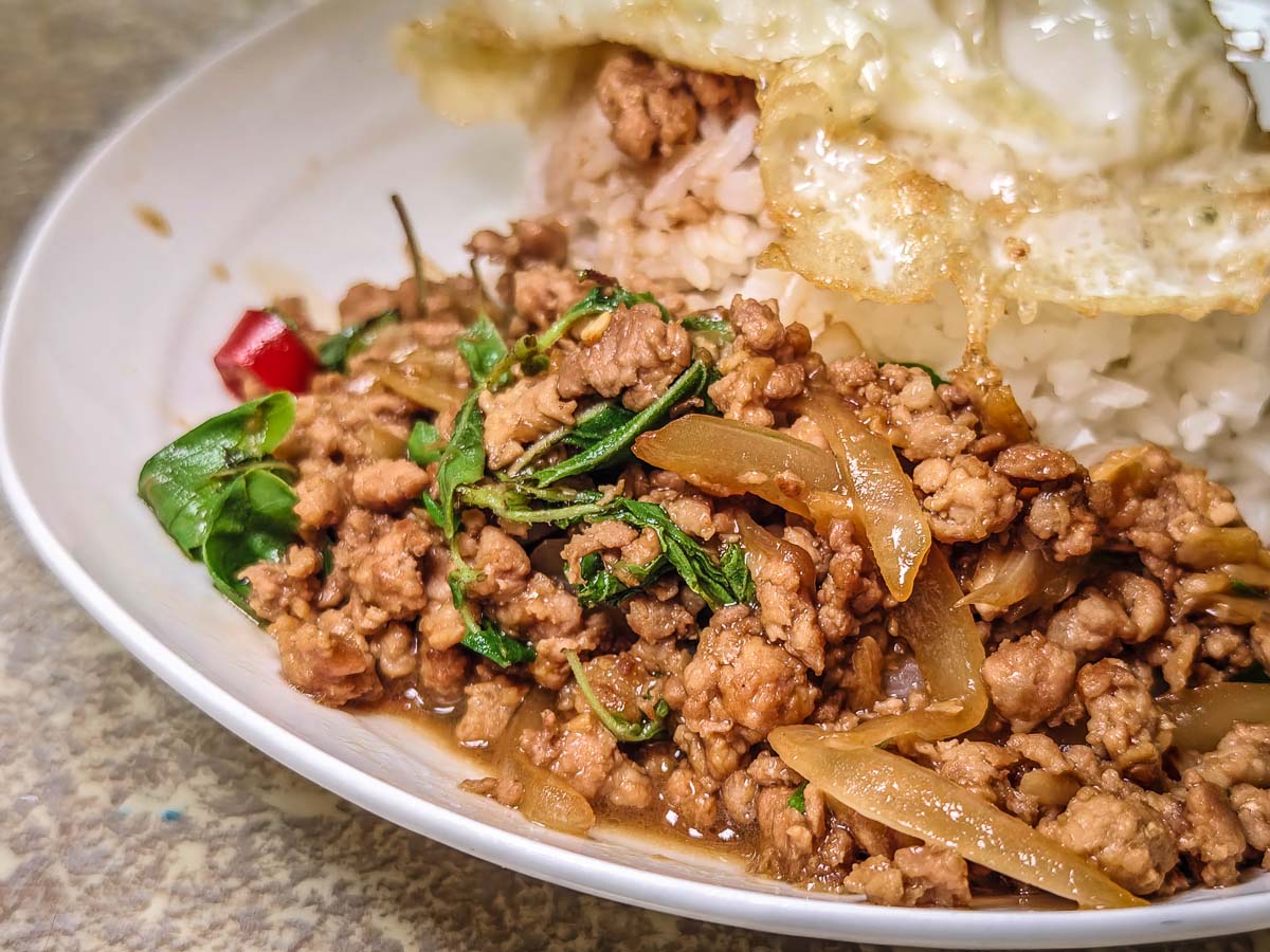 4289泰美食｜道地打拋豬飯、泰式炒泡麵，餐點大份量、自選辣度，桃園泰式小吃，泰式炒泡麵，桃園打拋豬推薦