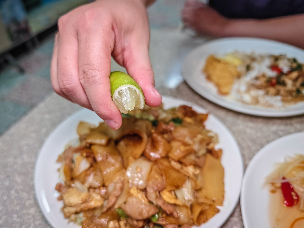 4289泰美食｜道地打拋豬飯、泰式炒泡麵，餐點大份量、自選辣度，桃園泰式小吃，泰式炒泡麵，桃園打拋豬推薦