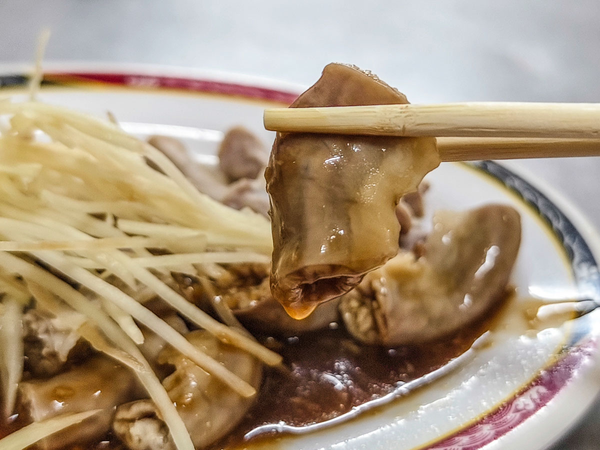 無名米粉湯｜原大有路鐵皮屋米粉湯搬新店面，銅板價美食依舊親民