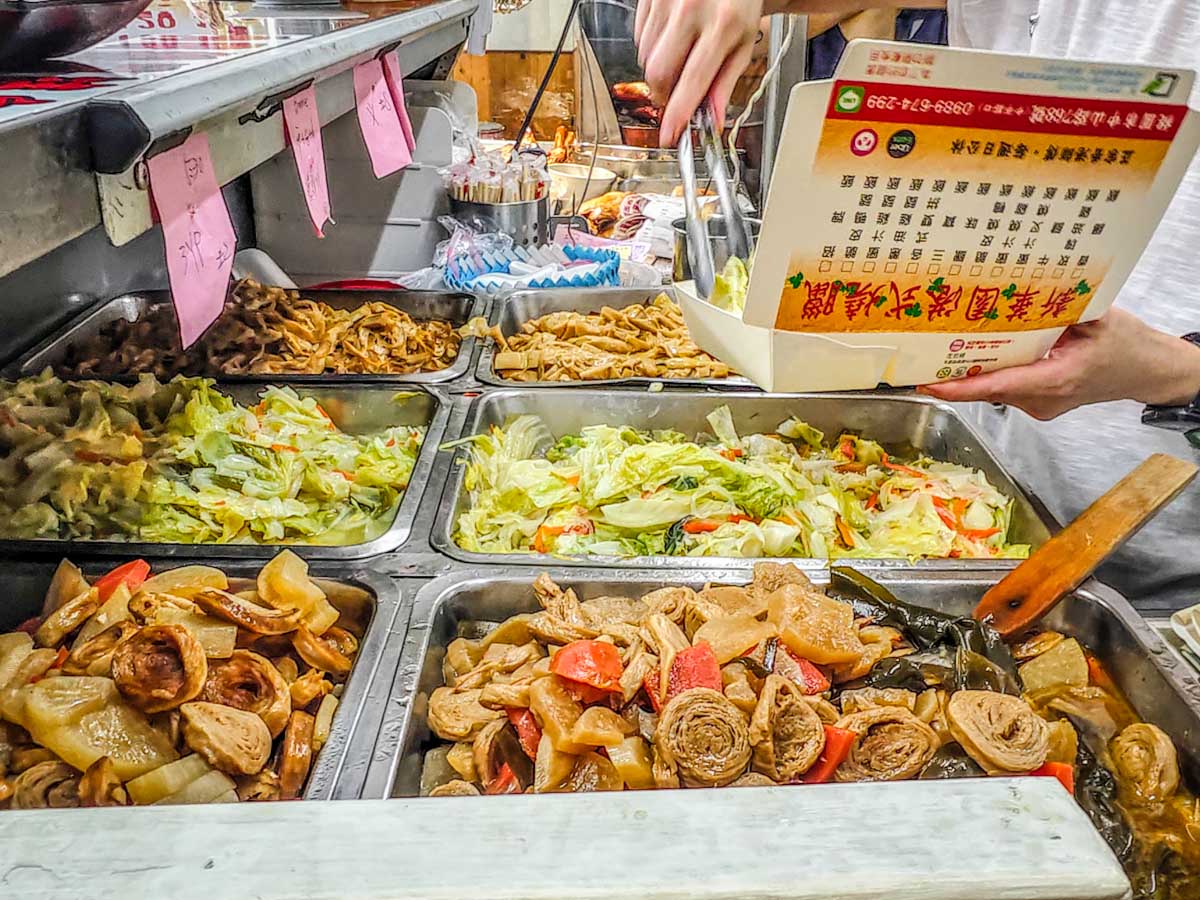 新華園港式燒臘｜正宗香港師傅的港式燒爉，限量脆皮鴨腿飯、牛腱飯超美味！