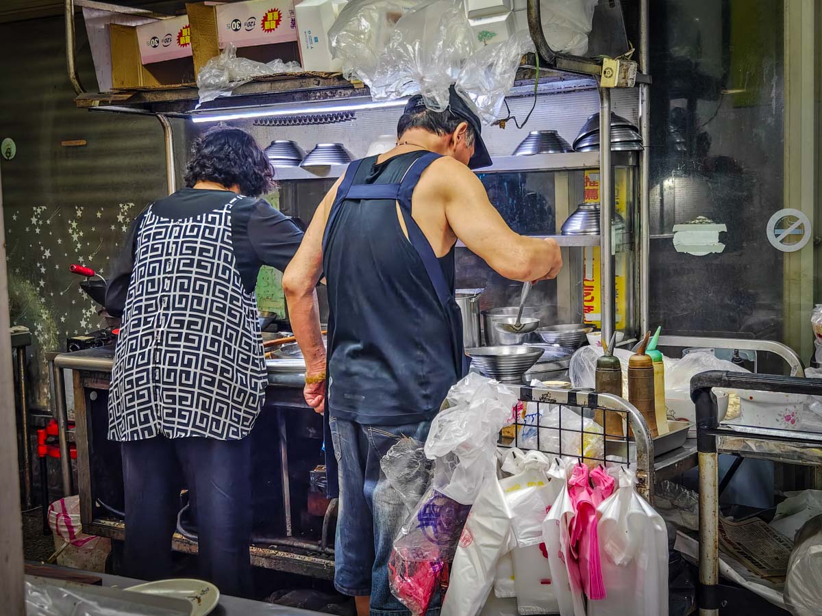 皇品牛肉麵｜長時間精燉的蔬果牛肉麵湯頭，百元牛肉麵的極致享受