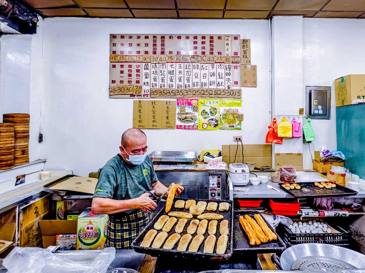 豆漿店蛋黃酥｜中秋限定蛋黃酥，職人老闆用懷舊蛋黃酥勾起童年回憶