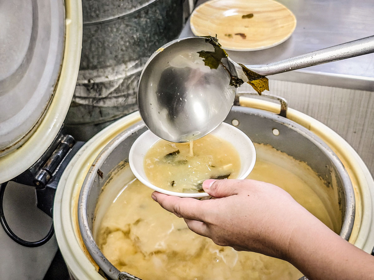 佶園平價鐵板料理｜100元經濟套餐超平價，無服務費還有紅茶、湯品喝到飽