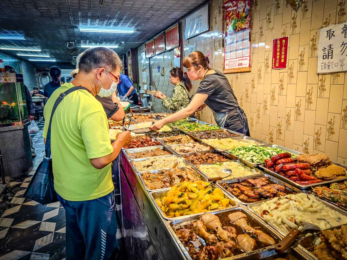 日日自助餐｜隱藏版回鍋肉便當有特色，桃園高CP值便當推薦