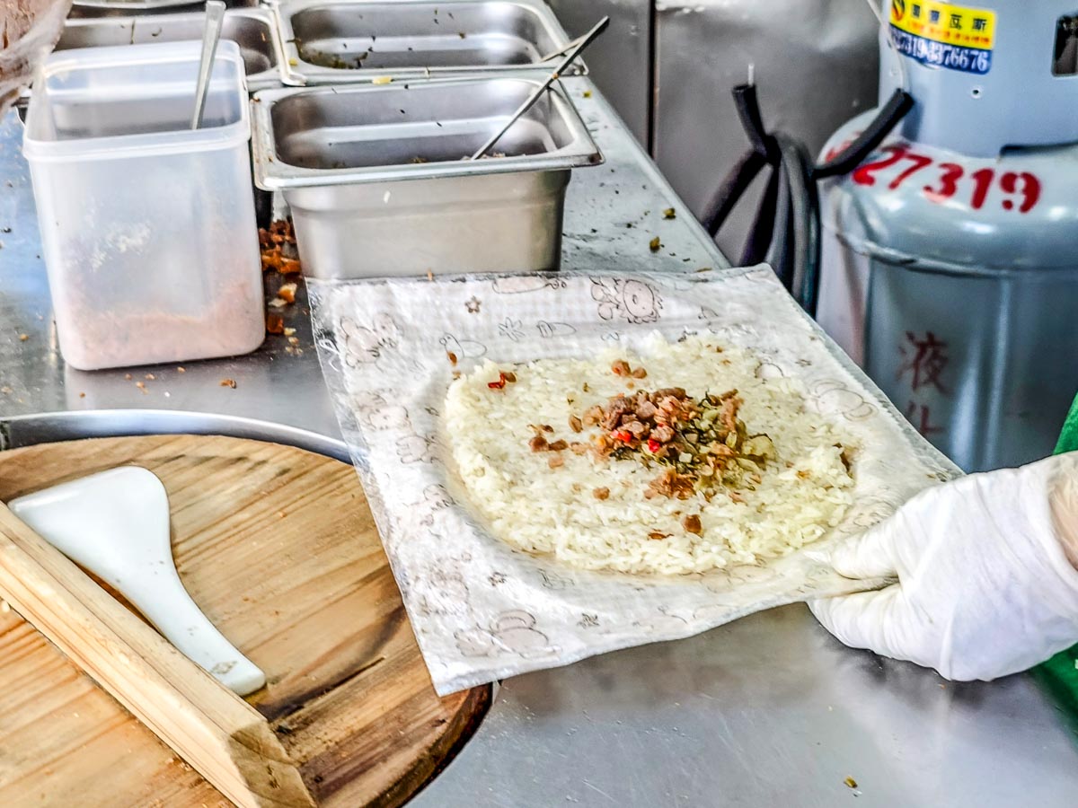 大業路無名飯糰｜剉冰店裡的手工飯糰人氣老店