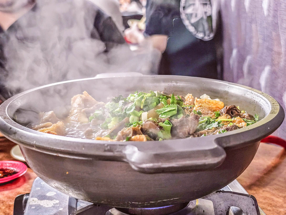 胖子牛肉｜招牌牛腩鍋、爆炒牛肉都好吃，雙蛋蝦仁炒飯CP值高，人氣溫體牛料理，景福宮大廟美食，中正路熱炒