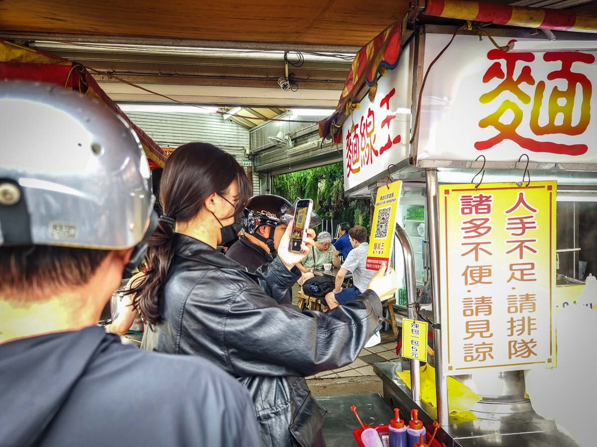 麵線王｜市場旁的人氣大腸麵線，同安街美味小吃，南平市場美食