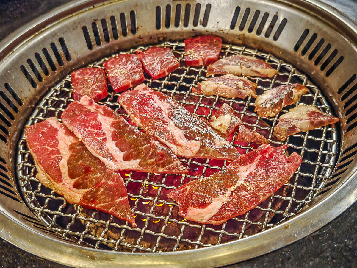 匠夯日式燒肉｜超時送肉品！千元價位嗑生食級干貝、日本生蠔，新鮮生魚片吃到飽，藝文特區美食，藝文特區烤肉