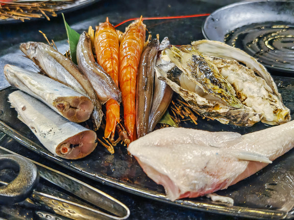 匠夯日式燒肉｜超時送肉品！千元價位嗑生食級干貝、日本生蠔，新鮮生魚片吃到飽，藝文特區美食，藝文特區烤肉