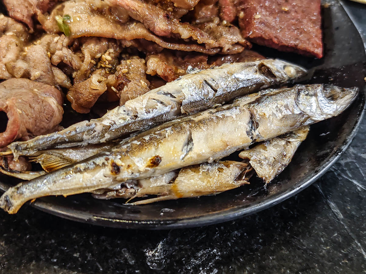 匠夯日式燒肉｜超時送肉品！千元價位嗑生食級干貝、日本生蠔，新鮮生魚片吃到飽，藝文特區美食，藝文特區烤肉