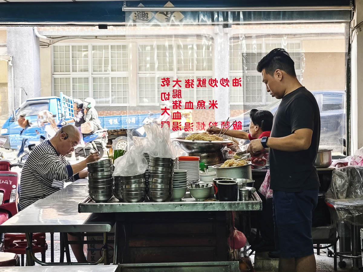 北港大腸豬血湯｜司機大哥和在地人都私藏的大腸豬血湯，民族路早餐、桃園站前早餐