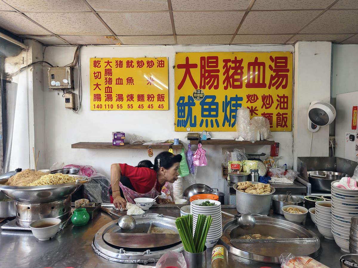 北港大腸豬血湯｜司機大哥和在地人都私藏的大腸豬血湯，民族路早餐、桃園站前早餐