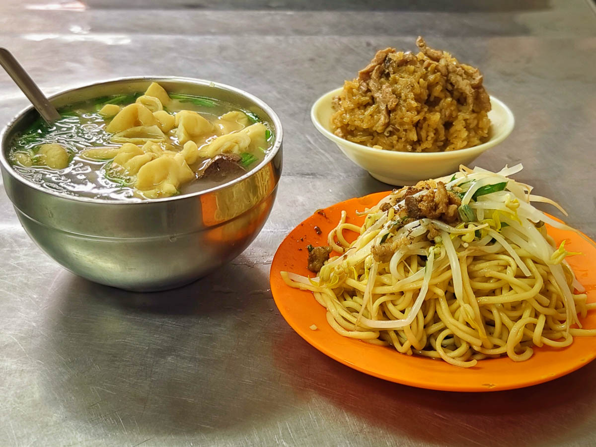 北港大腸豬血湯｜司機大哥和在地人都私藏的大腸豬血湯，民族路早餐、桃園站前早餐