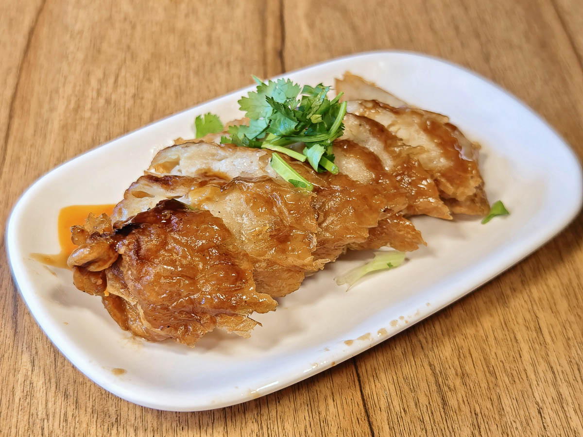 乾麵居｜Q彈乾麵＋特製沙茶醬，重口味控必吃！豬肝湯鮮嫩，在地人狂推的排隊名店，大溪麵店，大溪小吃