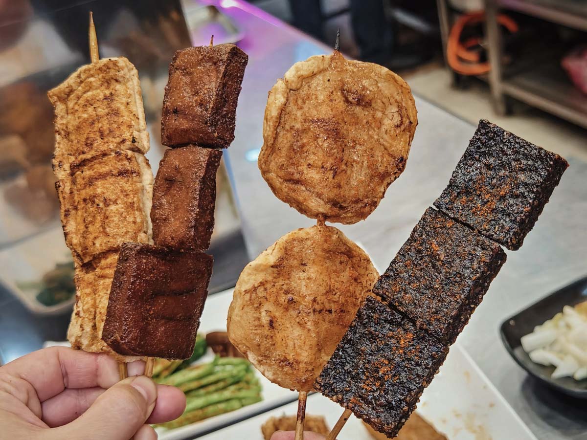 阿淘串串鹹酥雞串燒｜平價串燒×炸物，50+種烤物、炸物越夜越美味，桃園串燒，桃園宵夜