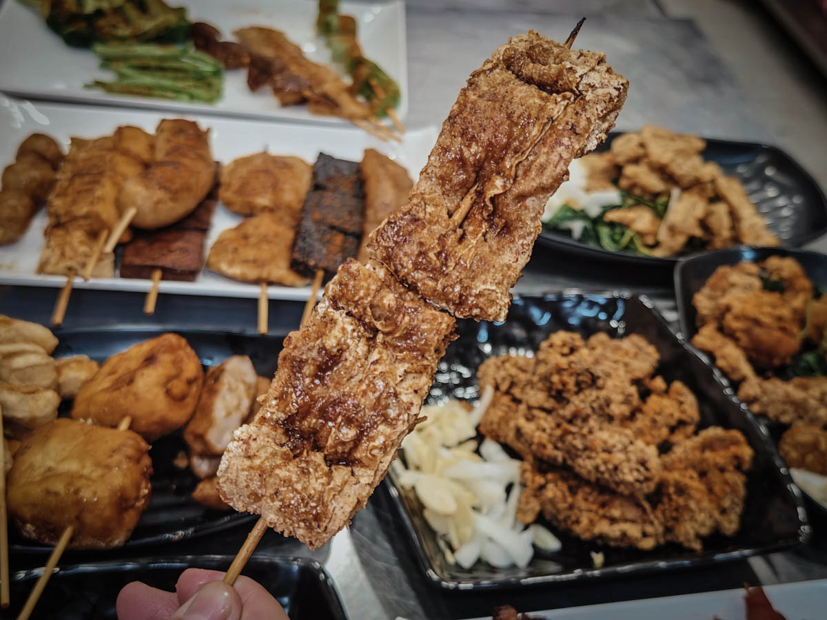 阿淘串串鹹酥雞串燒｜平價串燒×炸物，50+種烤物、炸物越夜越美味，桃園串燒，桃園宵夜