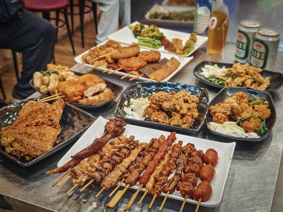 阿淘串串鹹酥雞串燒｜平價串燒×炸物，50+種烤物、炸物越夜越美味，桃園串燒，桃園宵夜