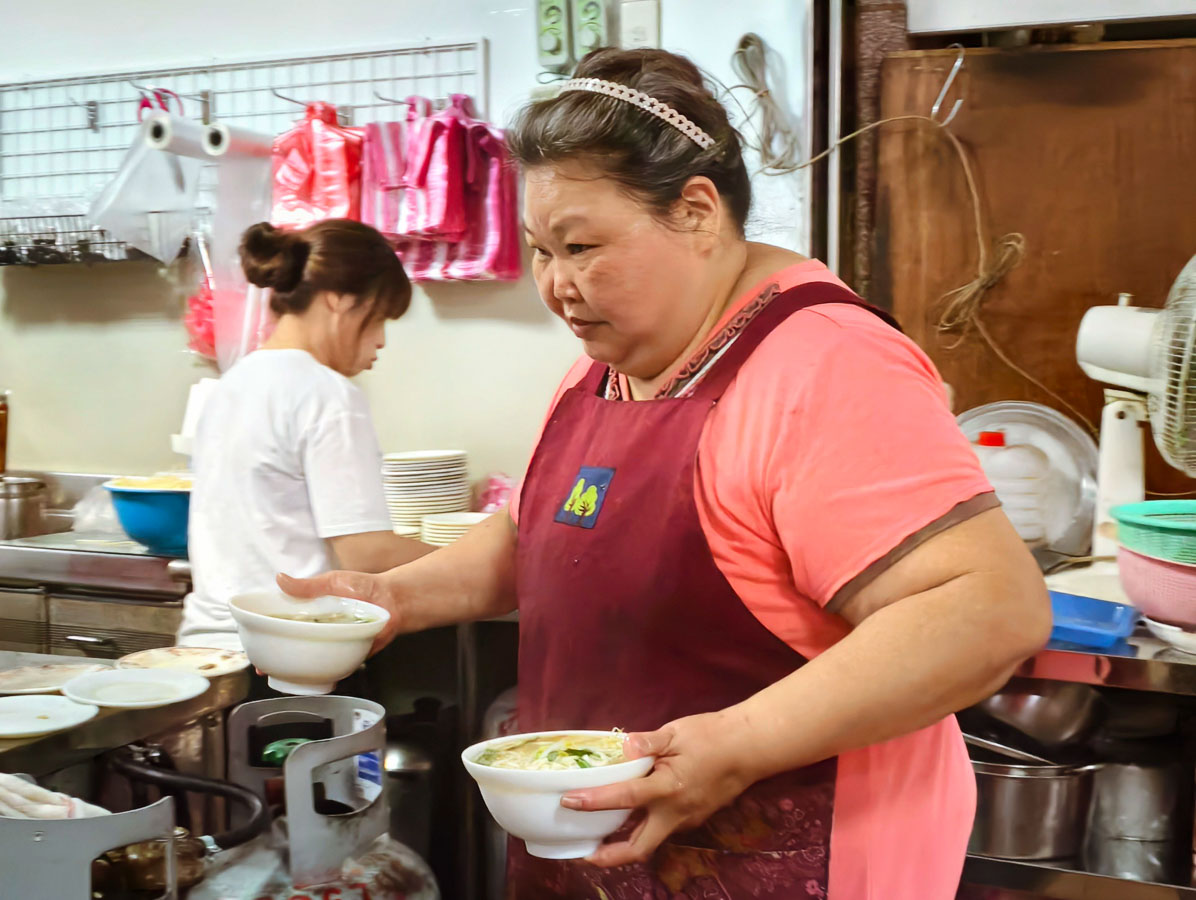 永樂街鴨肉麵｜桃園大廟後方隱藏版在地老店，鴨肉鮮嫩湯頭爆香，永樂街小吃推薦，桃園鴨肉麵推薦，大廟後美食