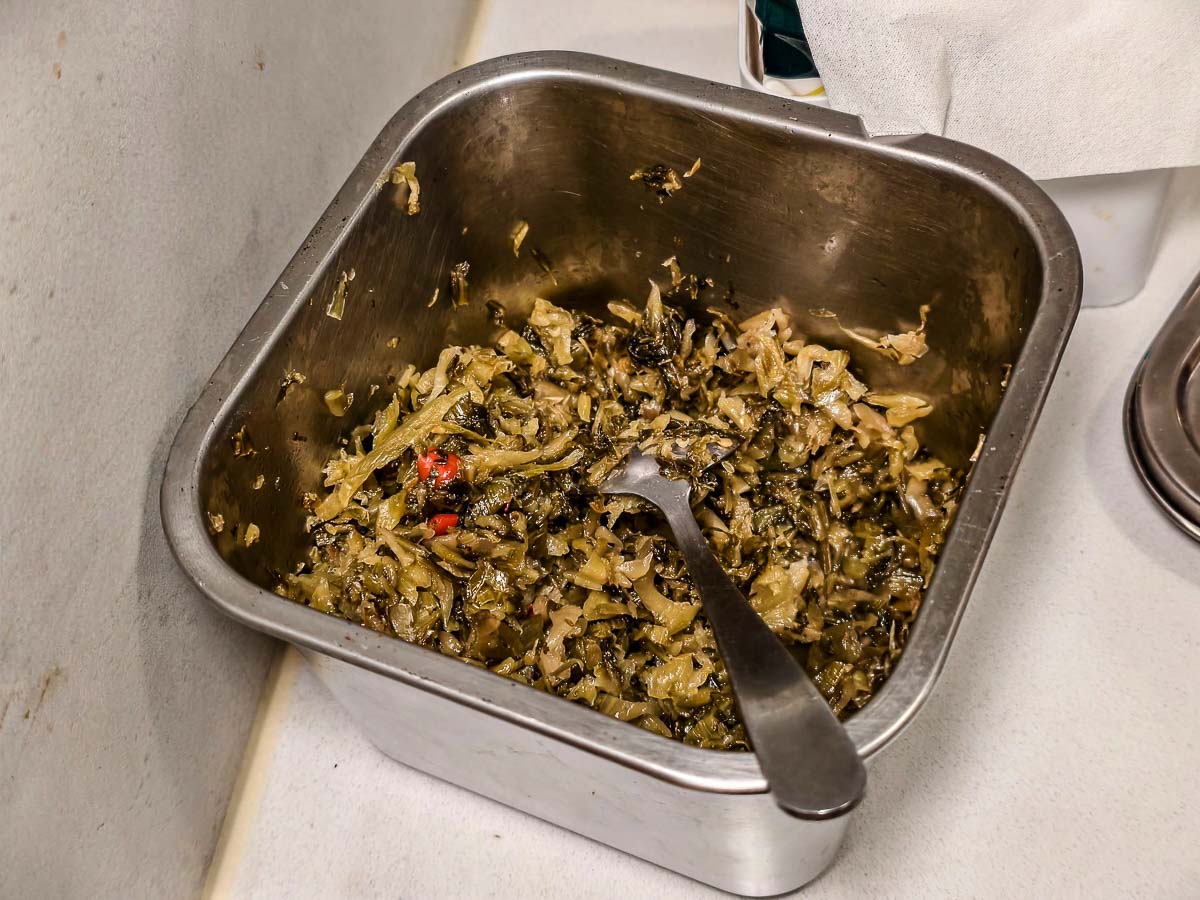 鍾小勤麵食館｜招牌牛肉麵大碗又佛心，免費續湯續麵續豆花，有免費停車場＋河堤美景超紓壓，中原美食，中原牛肉麵