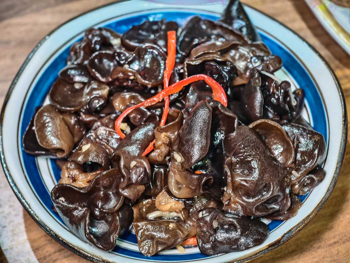小巷子清燉牛肉麵中壢店｜清燉牛肉麵用魅力征服在地人，神級清甜湯頭、自製超Q拉麵，中壢SOGO美食，中壢牛肉麵
