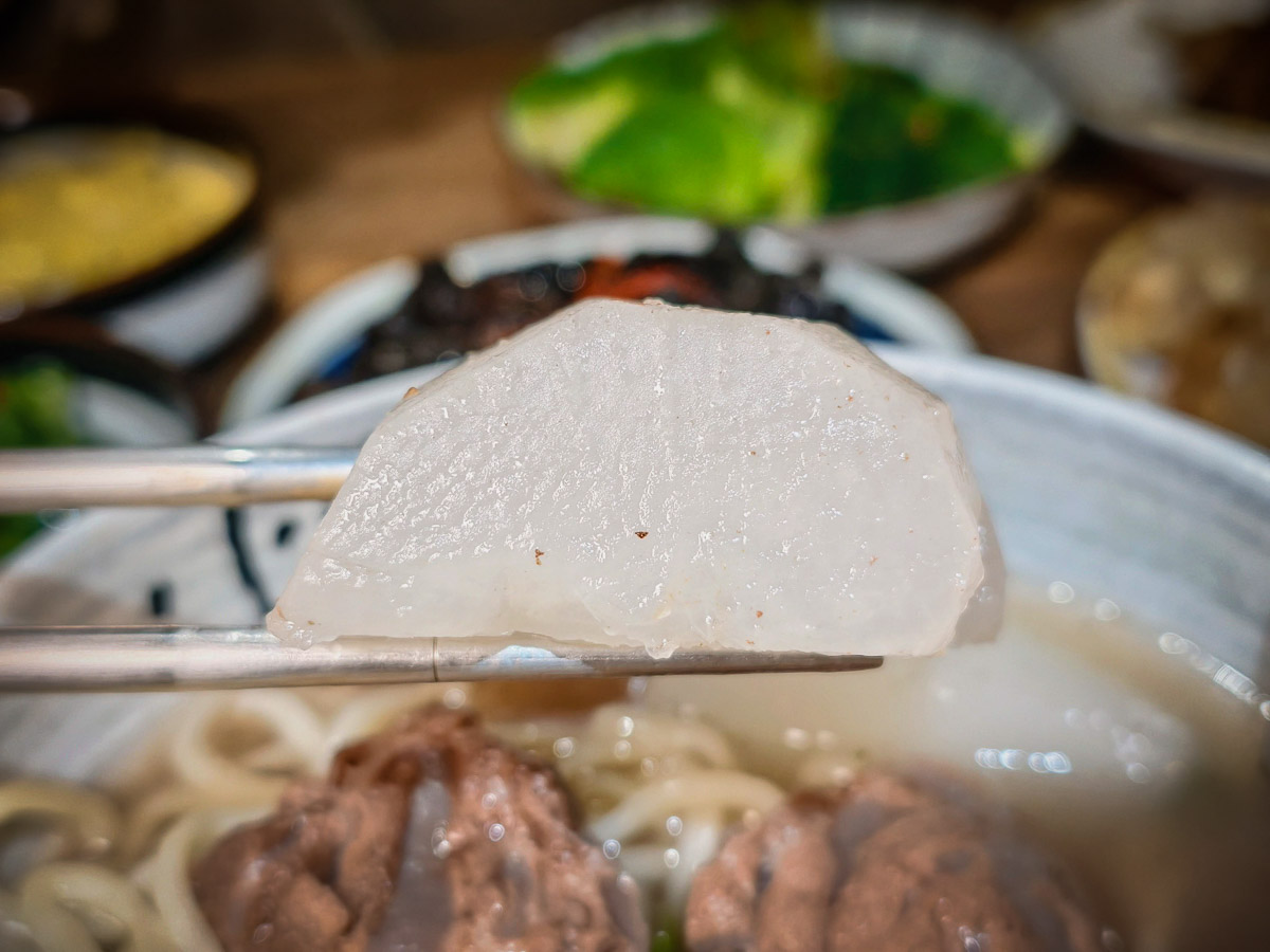 小巷子清燉牛肉麵中壢店｜清燉牛肉麵用魅力征服在地人，神級清甜湯頭、自製超Q拉麵，中壢SOGO美食，中壢牛肉麵
